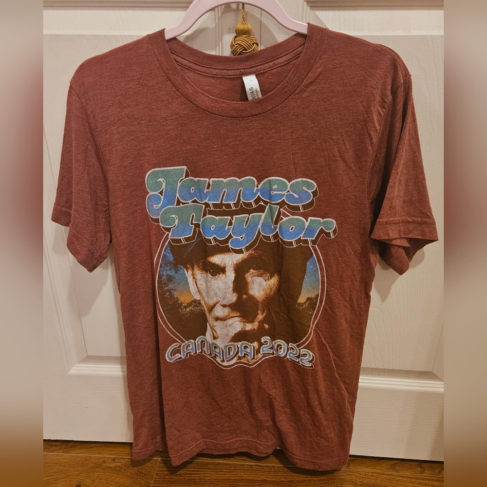 James Taylor 2022 Concert T-shirt, NEW